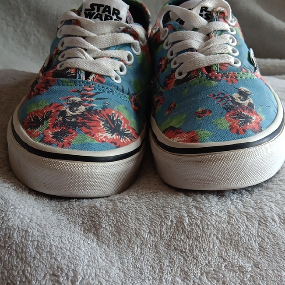 Star Wars Blue Floral Sneakers - Picture 3 of 13